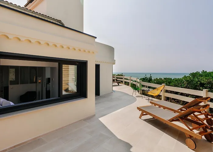 Phar'ouest Apartman *