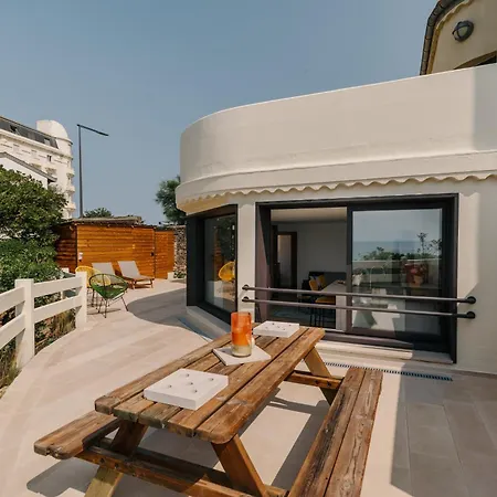 Phar'ouest Апартаменты