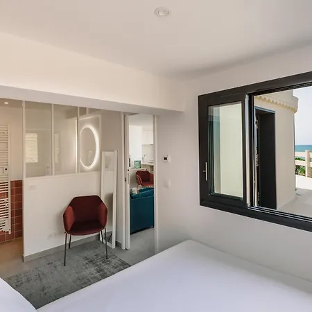 Апартаменты Phar'ouest *